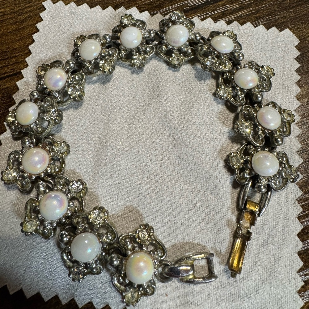 Faux Opal Pearl Linked Bracelet Regency Style Rhinestone 7-7.5 Inches - Picture 4 of 6